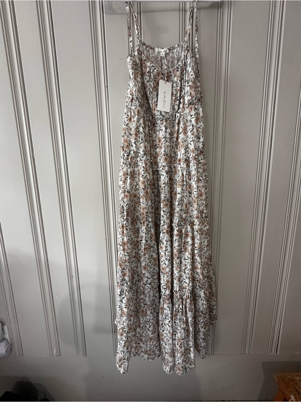 Sunlit Floral Tiered Maxi Dress in White and Tan - Picture 11 of 13